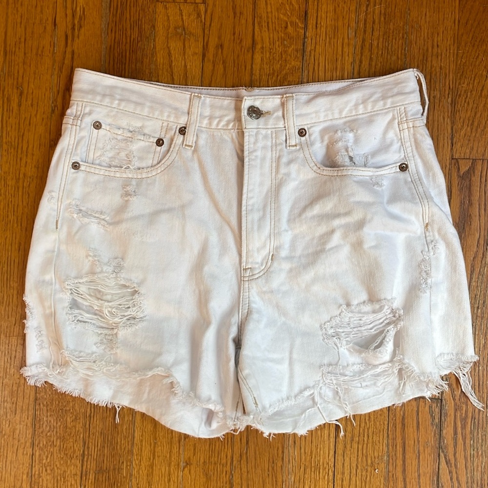 American Eagle 90s boyfriend shorts